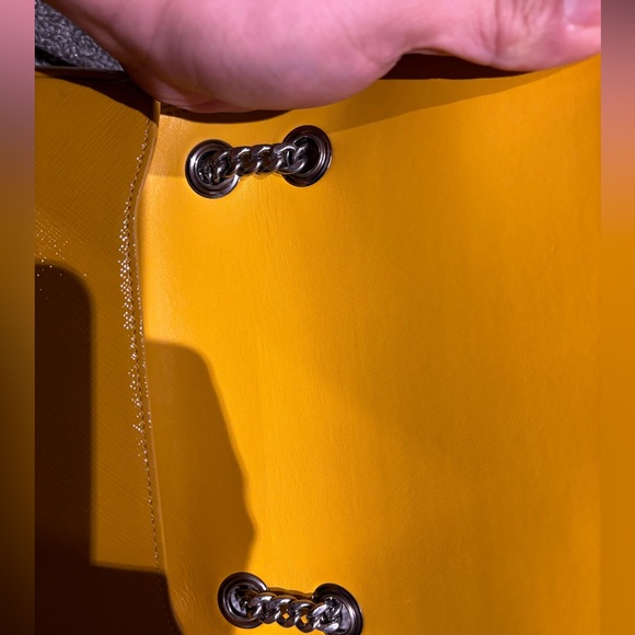 Aunthentic Prada 2 way  cross-body vitello leather perfect condition - Picture 8 of 12